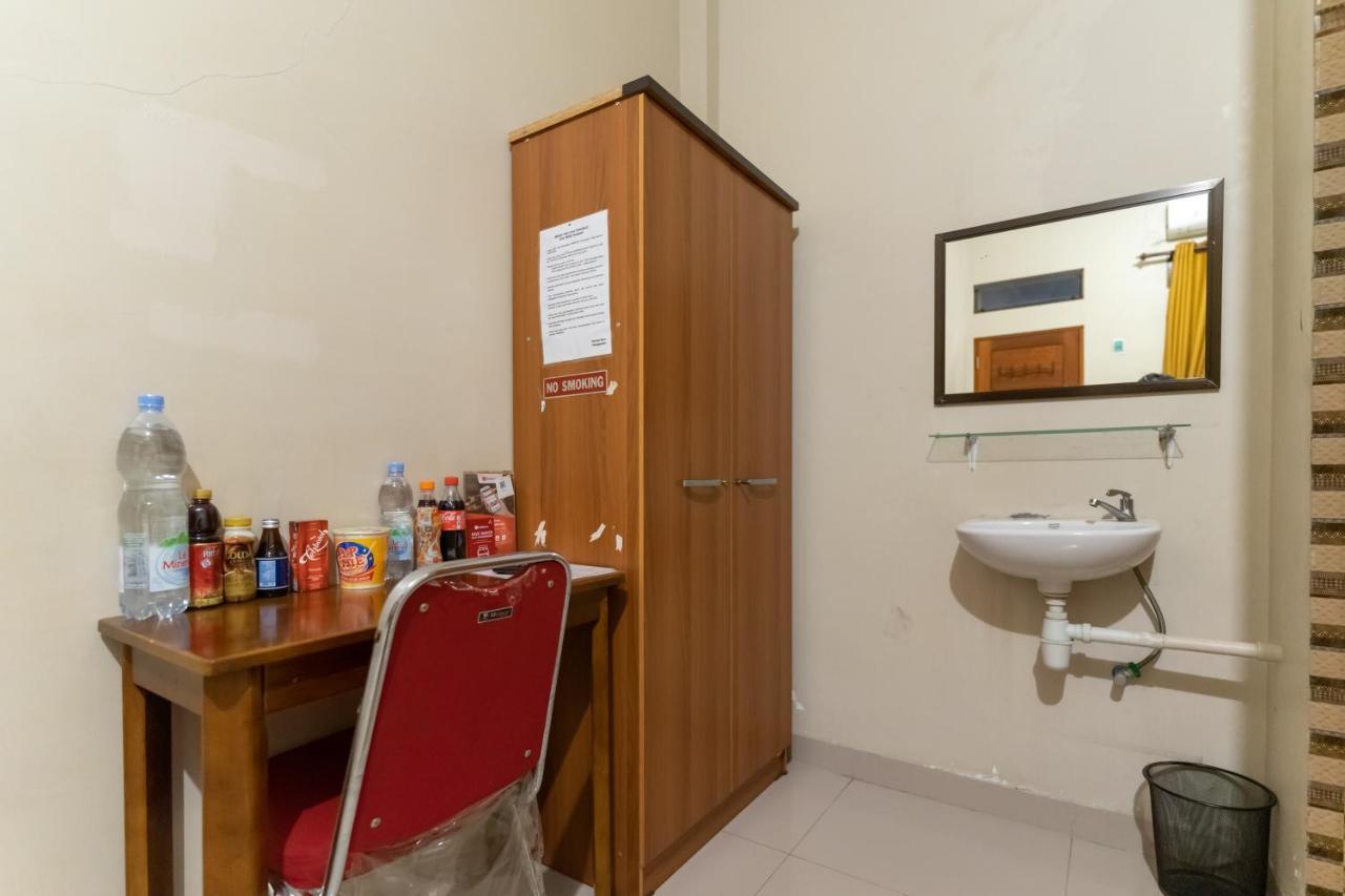 Reddoorz At Joyce Guest House Medan Bagian luar foto