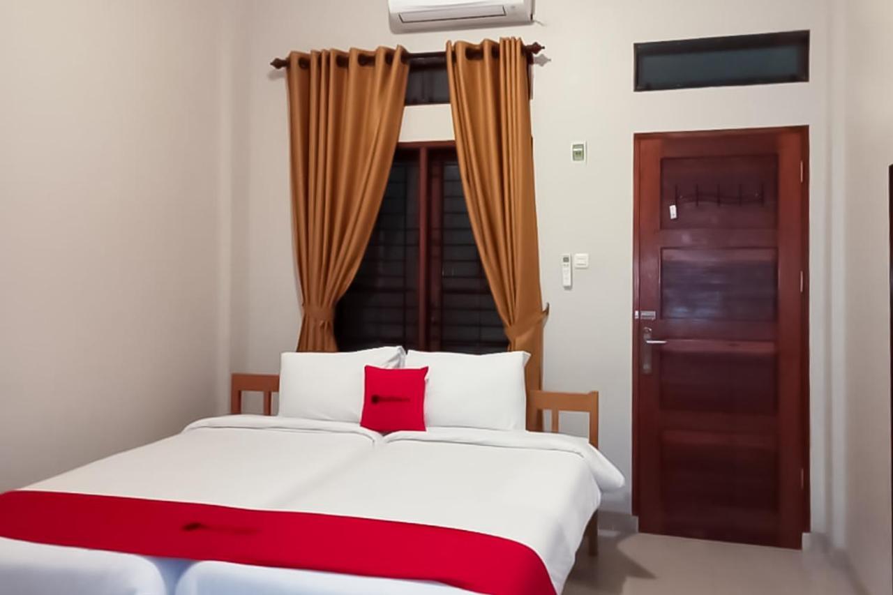 Reddoorz At Joyce Guest House Medan Bagian luar foto